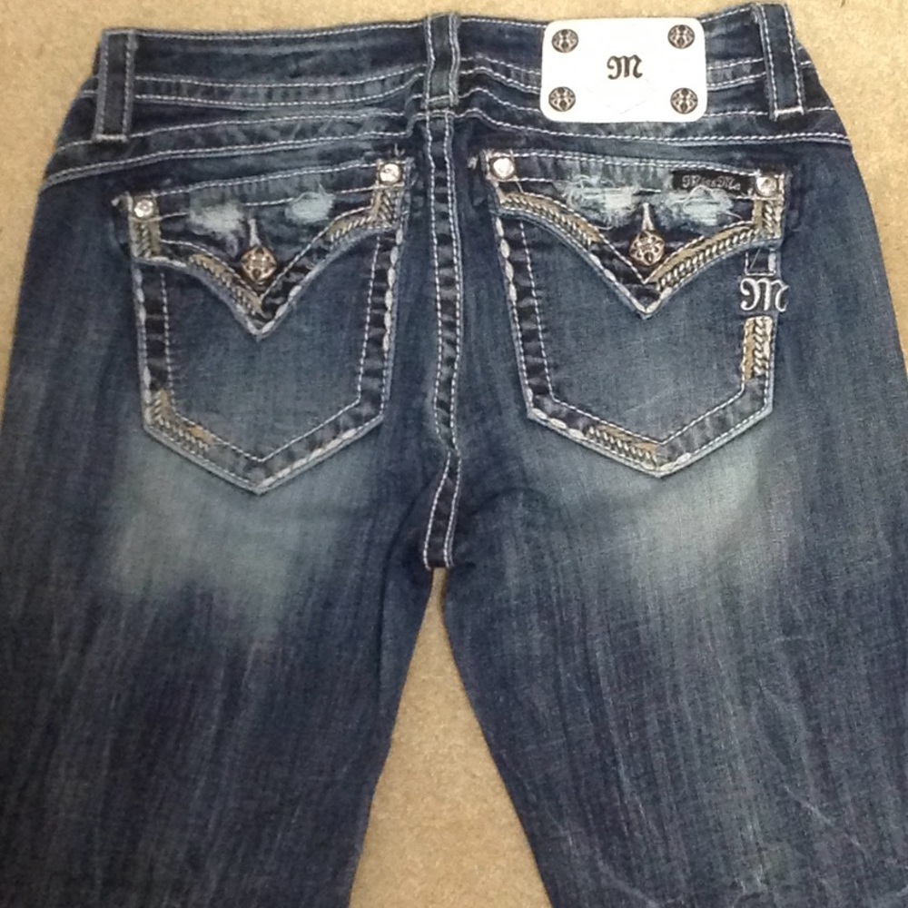 Miss Me 28 waist Standard Crop jeans